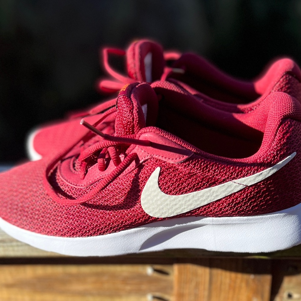 NIKE TANJUN